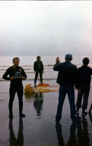 "Координаты смерти", Вьетнам. Анатолий Васильевич Грошевой (хлопушка), на заднем плане каскадер-парашютист Александр Самсонов. Фото из архива А.Самсонова.