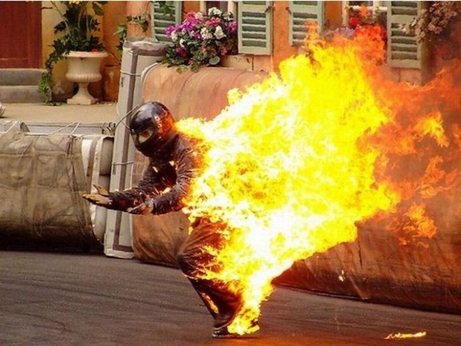 Горение каскадера на шоу программе.