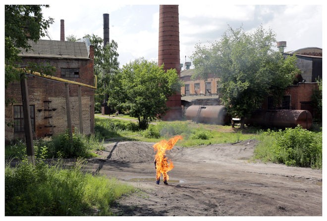 Каскадёры". Трюк с огнём на территории заброшенного завода. Люблино. Исполнитель Вадим Полубинский.