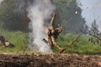 Работа под взрывом. Фото из архива Александра Баранова.